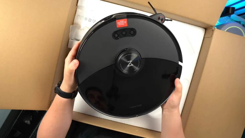 Guide pratique 2025 : aspirateurs robots adaptés aux poils d'animaux 9 ROBOROCK S8 MAXV ULTRA